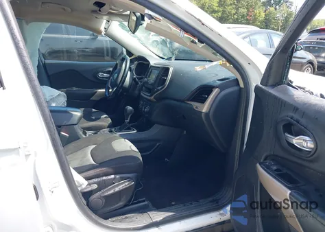 2018 Jeep Cherokee Latitude Fwd из США, поврежденный, VIN 1C4PJLCB6JD533880